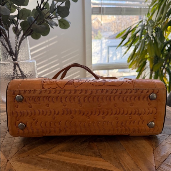 Large Vintage 70s Tooled Leather Handbag - Picture 5 of 10